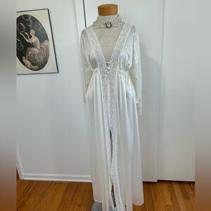 Vintage Miss Elaine IGLWU LACE Trim Peignoir Robe  Romantic Bridal 
RARE